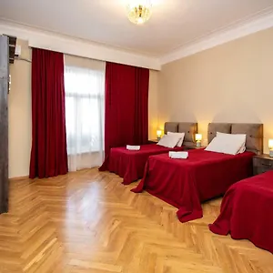 gios-apartment.alltbilisihotels.com/